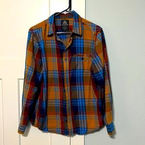 Alpine Design button down, men’s medium. Excellent condition.